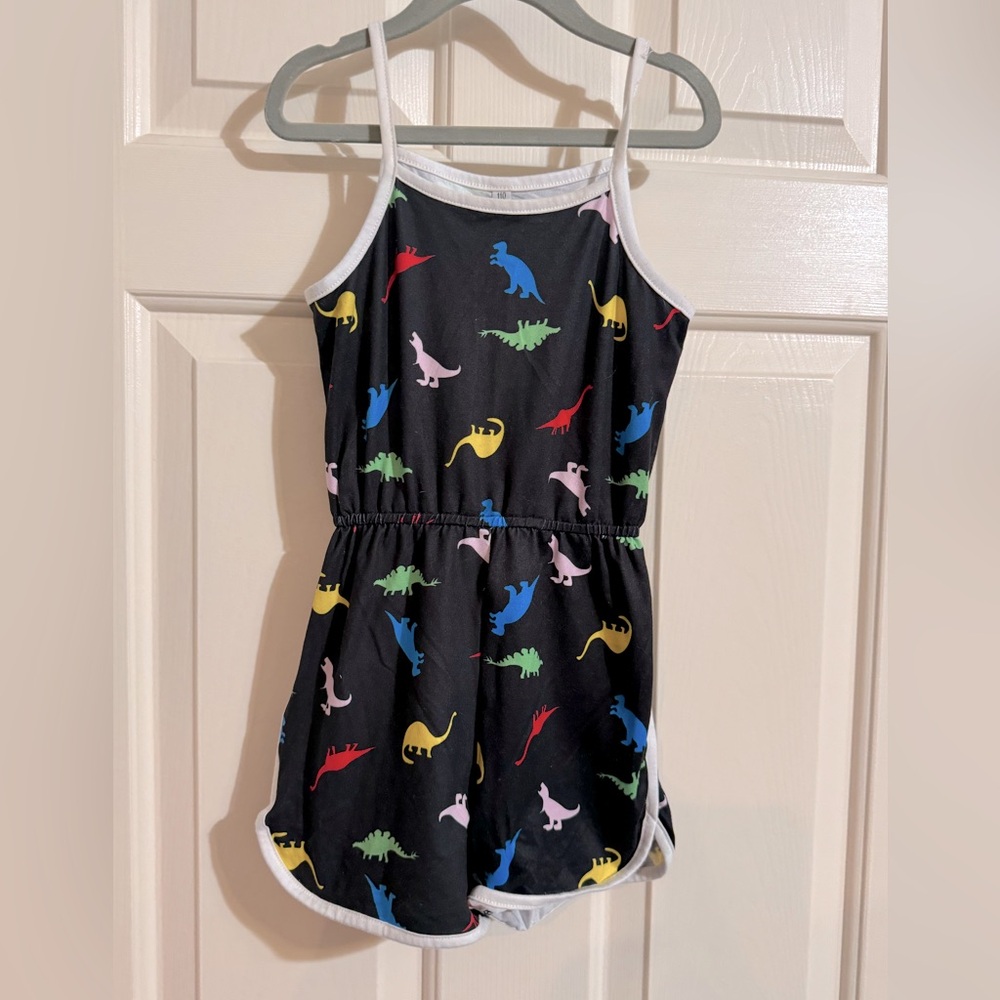 Size 4/5 Romper with shorts - Dinosaurs